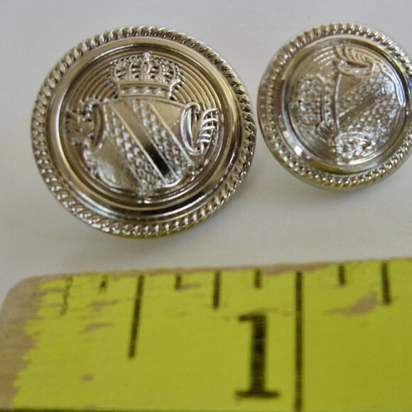 Cricketeer 8 Silver Tone Blazer Replacement Buttons Crown Shield Preppy Vintage - Picture 5 of 6